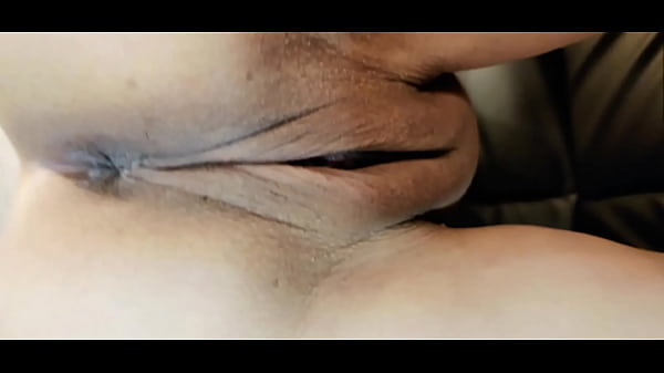 The inside of the queen's proud huge pussy is mysterious