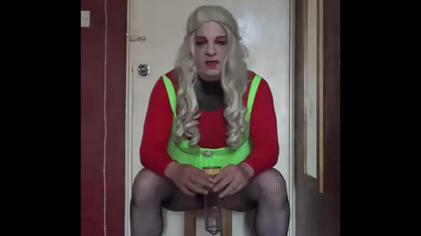 bisexual crossdresser mark has answered your question yes i would drop to my knees to suck your cock and suck your bladder dry of all your piss aswell
